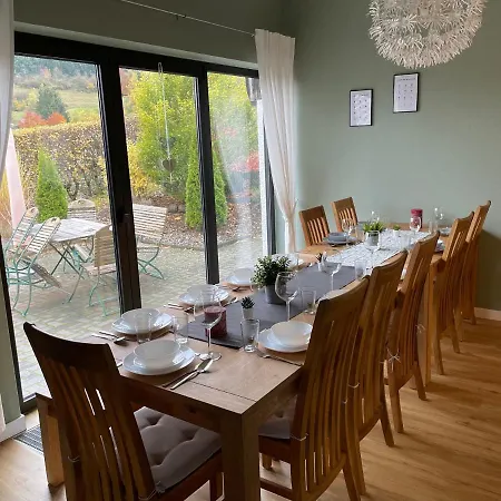 Traumhaus Am Maar بيت للعطل شالكينميهرين